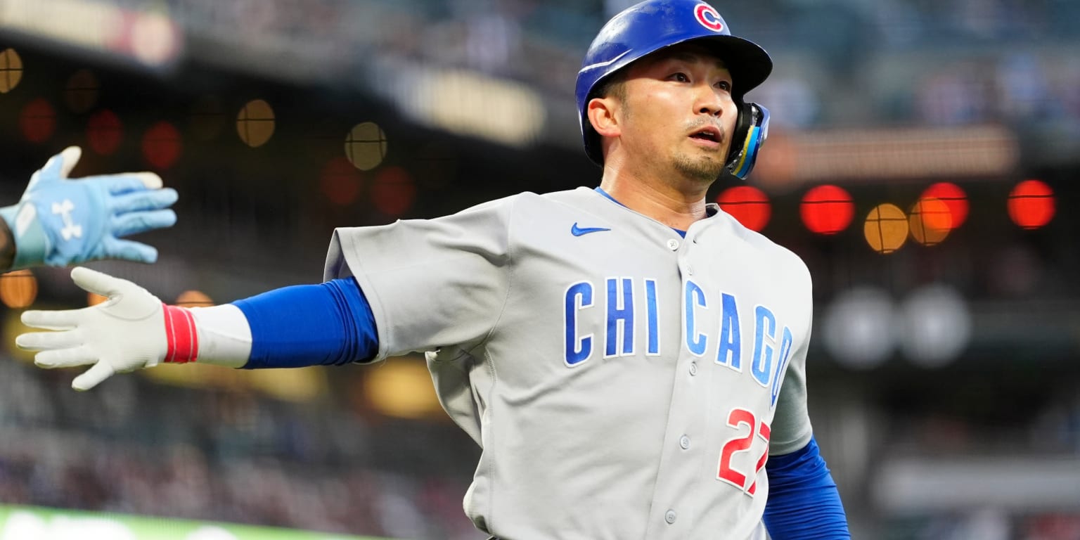 Suzuki (knee) back in Cubs' lineup for opener against Rockies