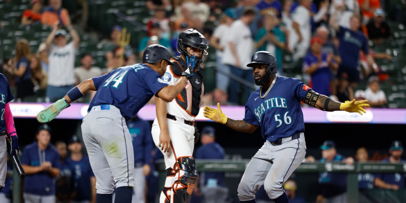 Raise — no, strum the trident! Arozarena blasts game-winning homer in 10th