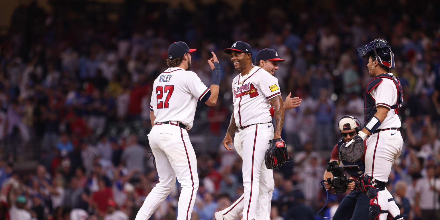 Yaz double, Dubón HR the difference as Braves become 1st team to 30 wins