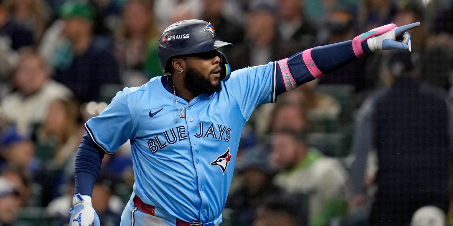 Vladimir Guerrero Jr. homers, gets 4 hits in ALCS Game 3