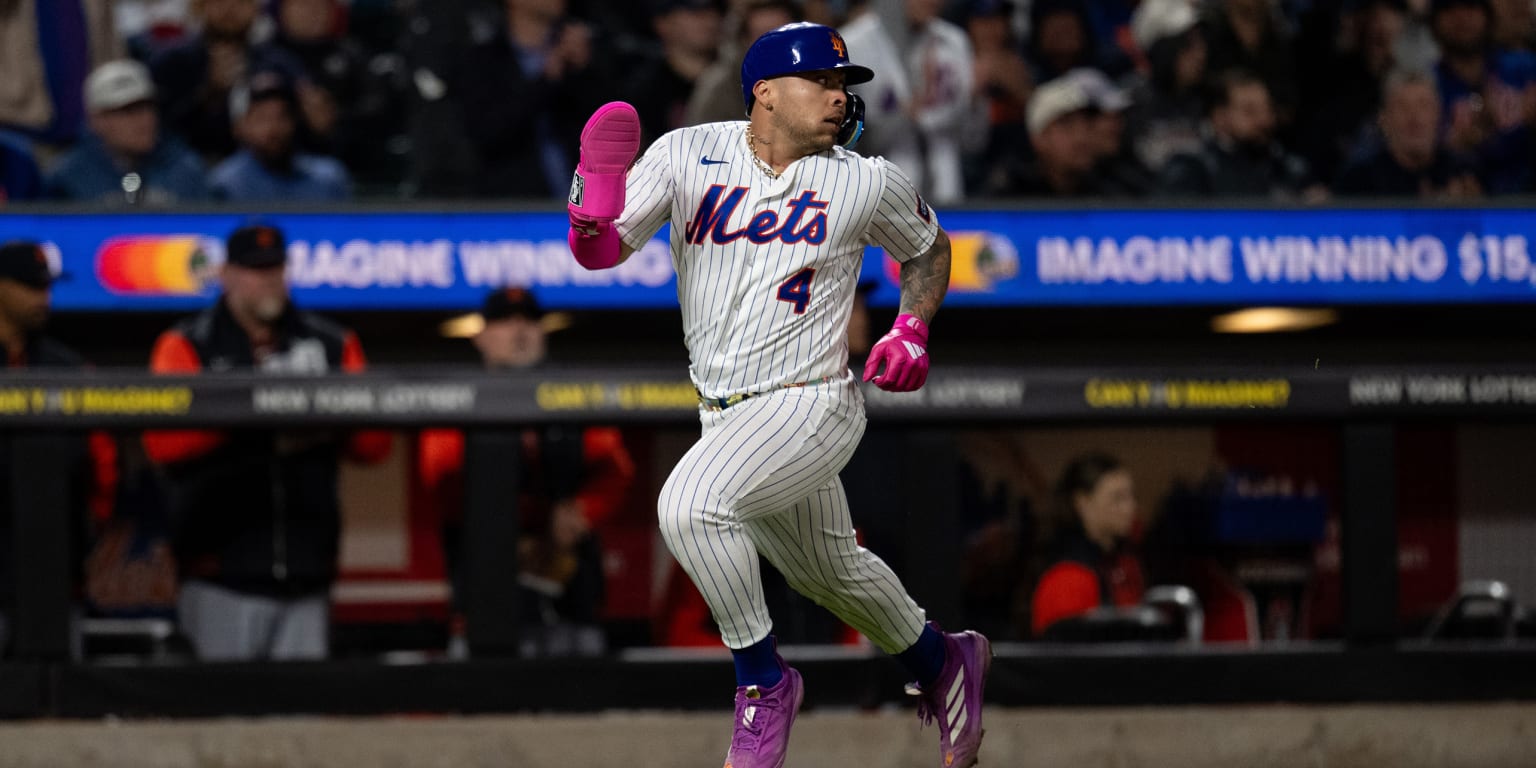 Alvarez exits in 6th with apparent leg injury