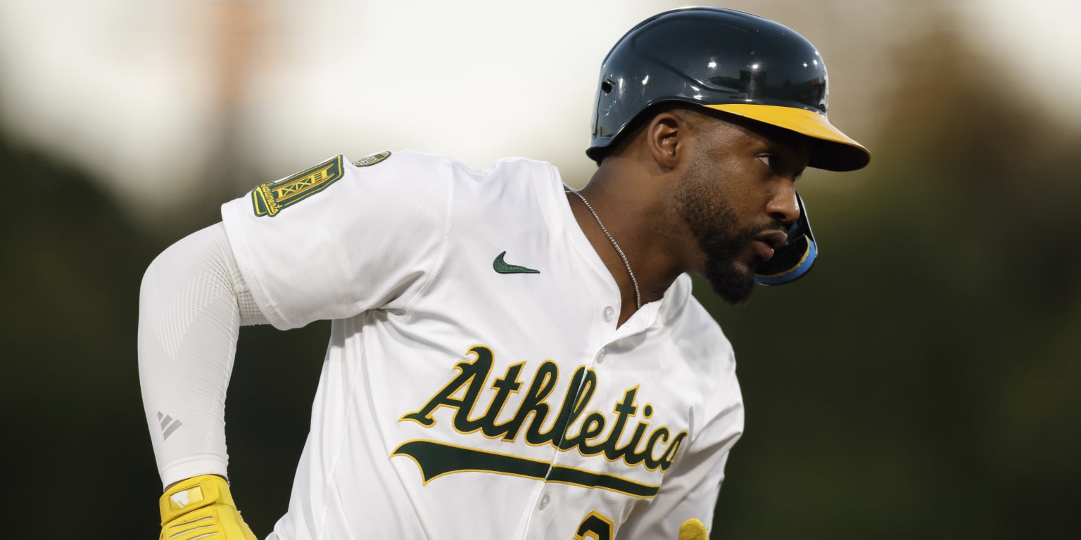 As Deadline looms, Andujar (2 HRs) has breakout game -- and Miller sits