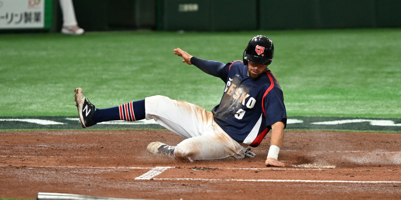 Sogard brings MLB pedigree, new socks to Czech team 