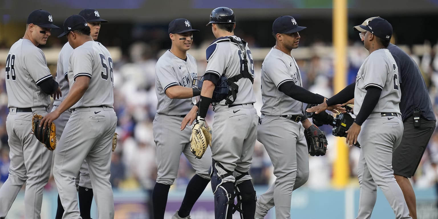 Yankees use small ball to take sequence in LA