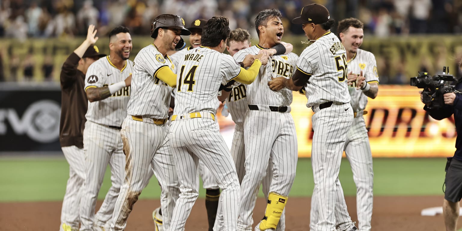 Padres walk off Dodgers in electric, playoff-like atmosphere