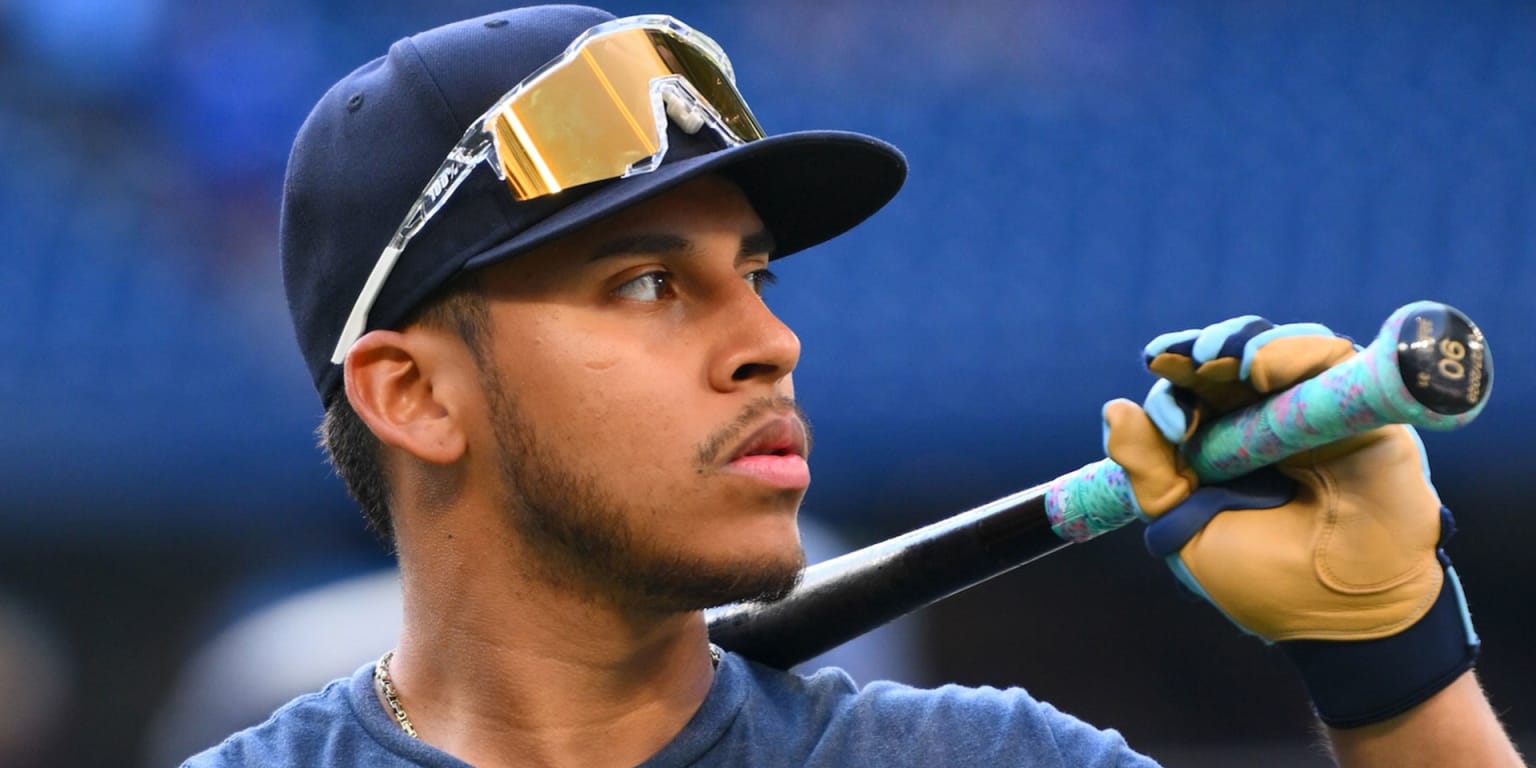 Yankees trade Vivas to Nationals for their No. 27 prospect