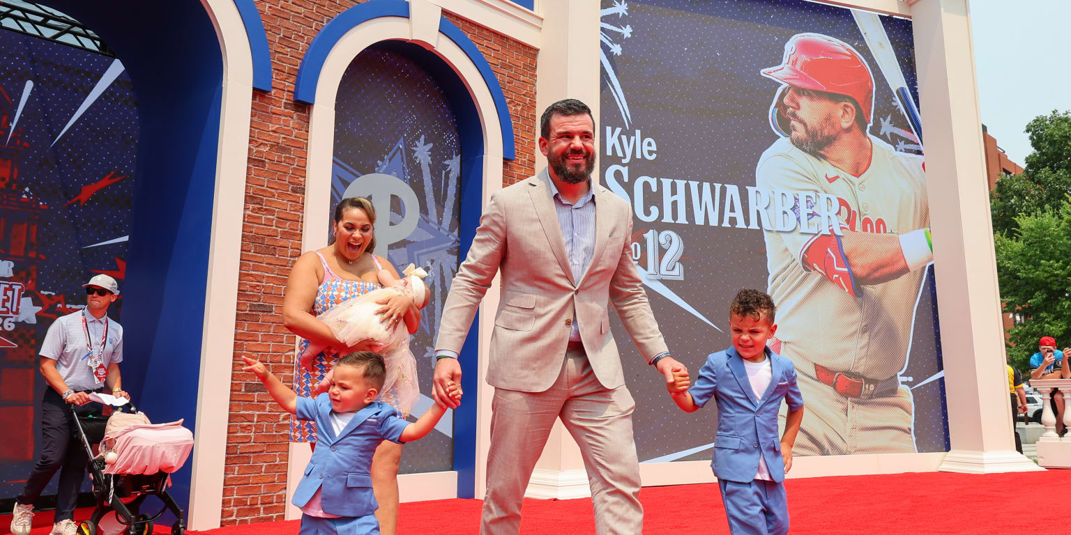 MLB All-Stars walk red carpet dressed to the nines, with meaning behind every stitch