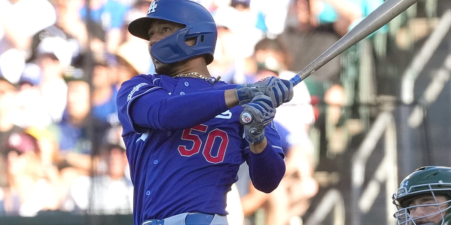 Mookie scratched with right wrist soreness as a precaution