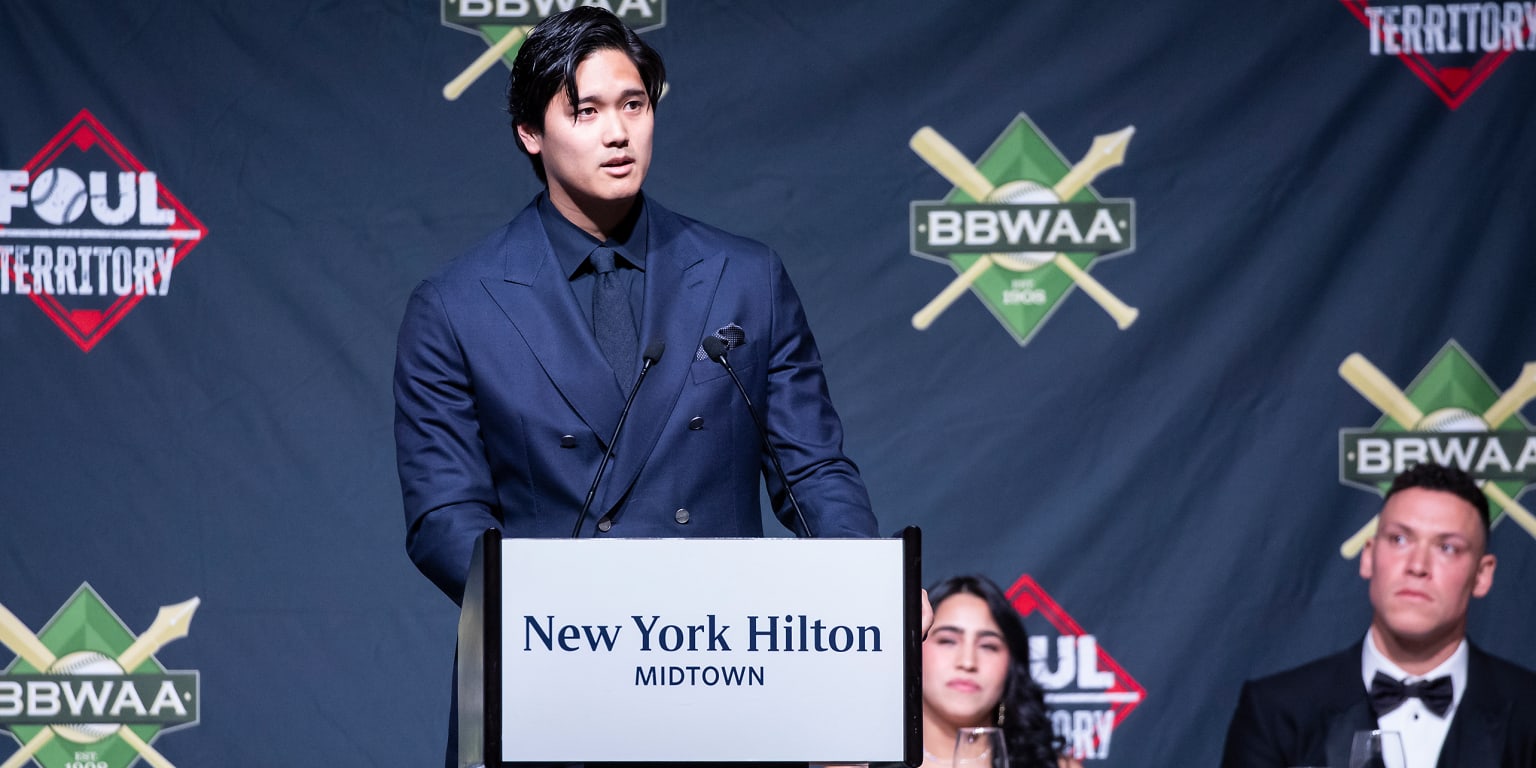 Two-way MVP Ohtani flashes bilingual skills at writers' awards gala