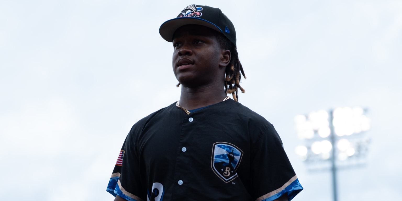 MLB's No. 1 prospect rises to the occasion with second pro slam on 3-hit night