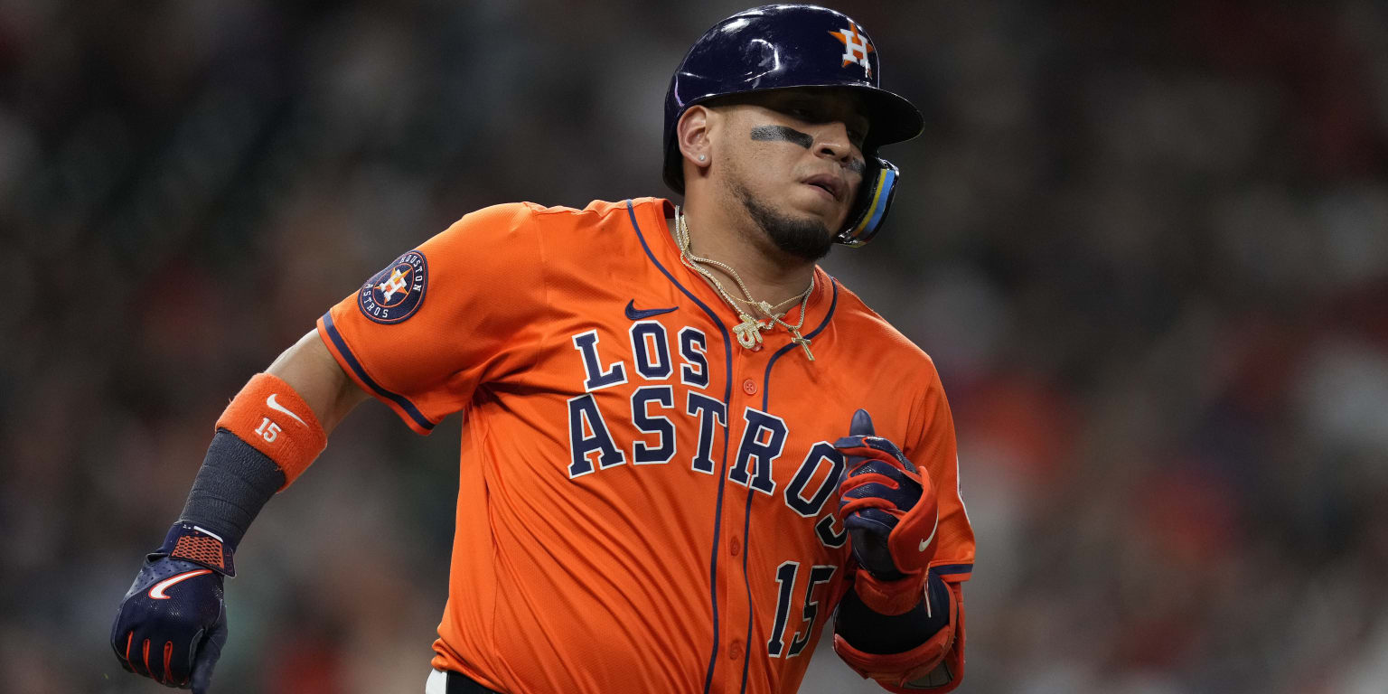 With trade rumors swirling, Paredes keeps focus on the field