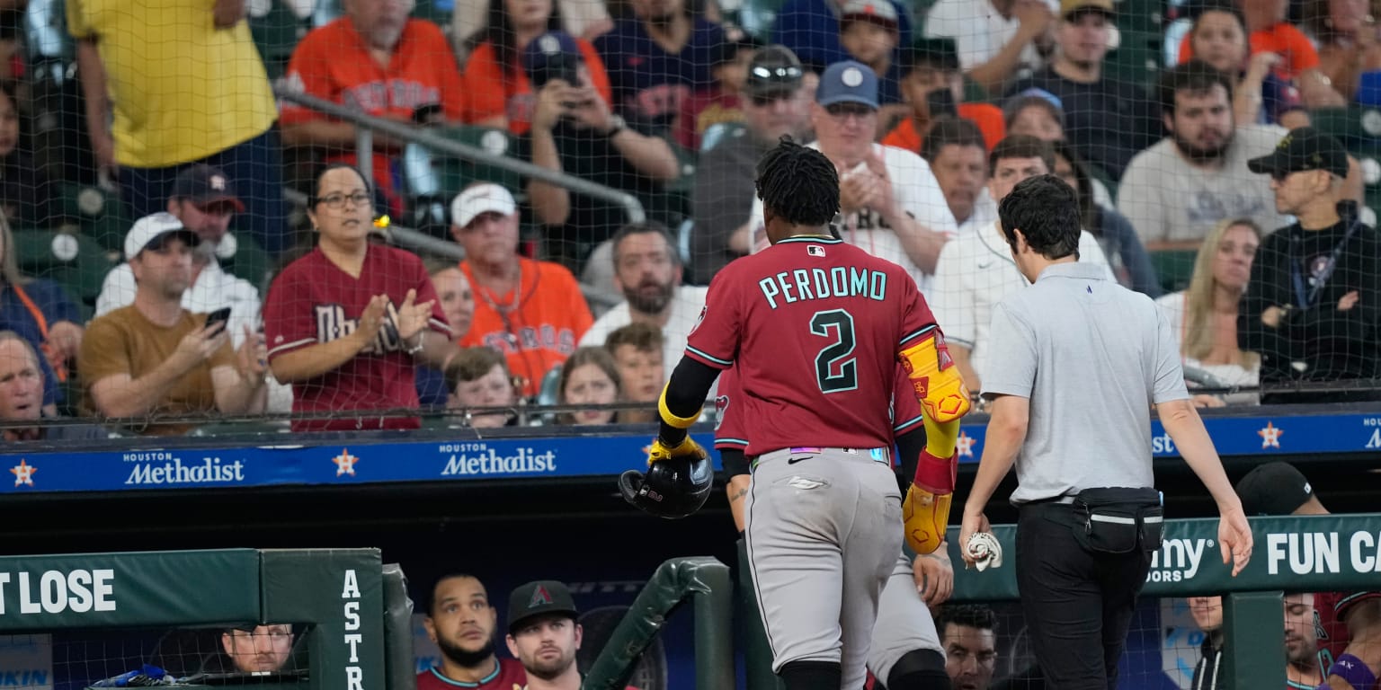 Perdomo exits after being hit on helmet by line drive
