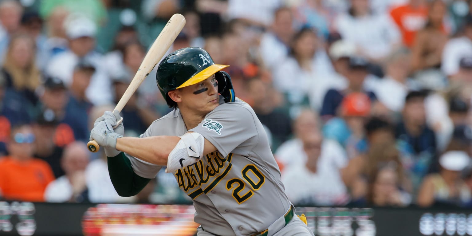 Gelof exits in 3rd inning with apparent right knee injury after sliding into fence