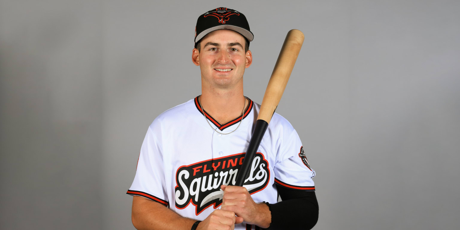 Giants call up hot-hitting OF Hill from Triple-A