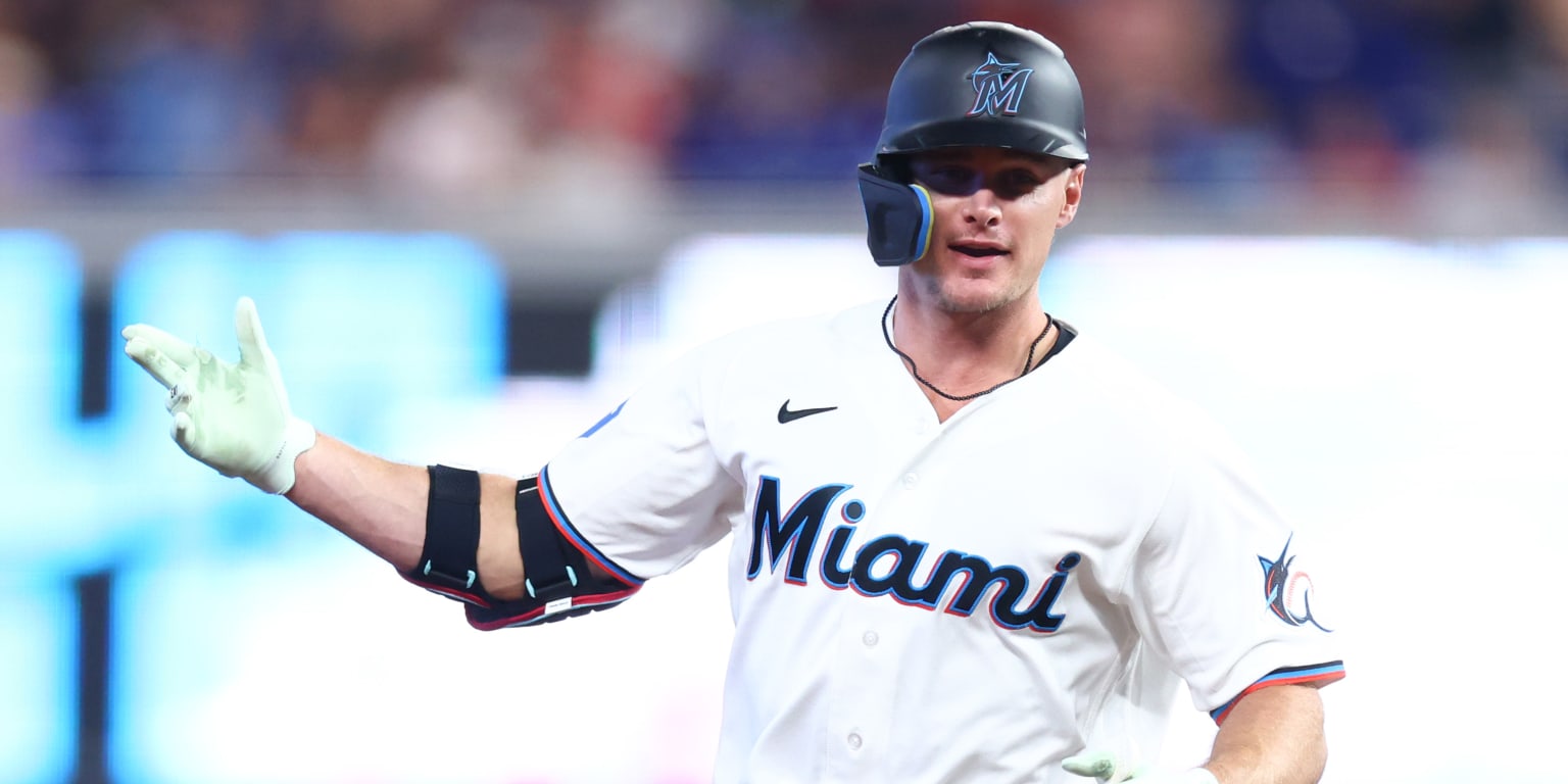 Conine's pinch-hit heroics help deliver 1st sweep vs. Philly since '19
