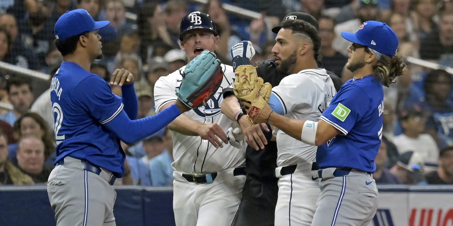 Benches clear in Blue JaysRays game