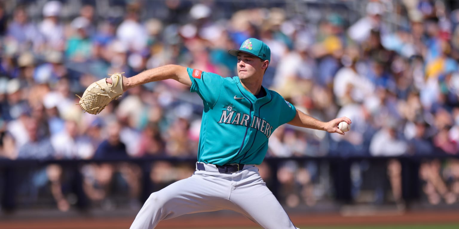Kade Anderson pitching for the Seattle Mariners organization