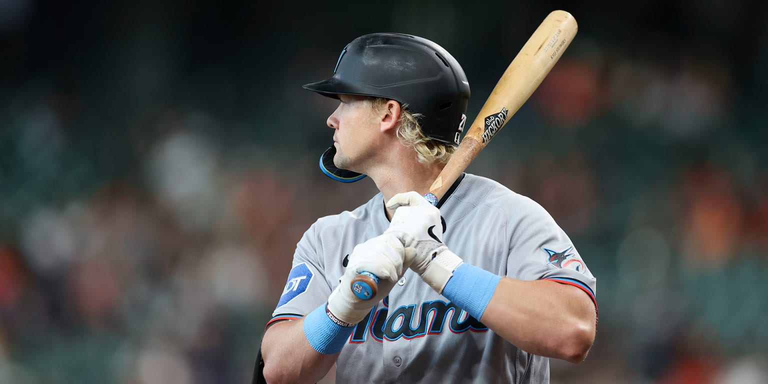 Stowers placed on 10-day IL with left hamstring strain