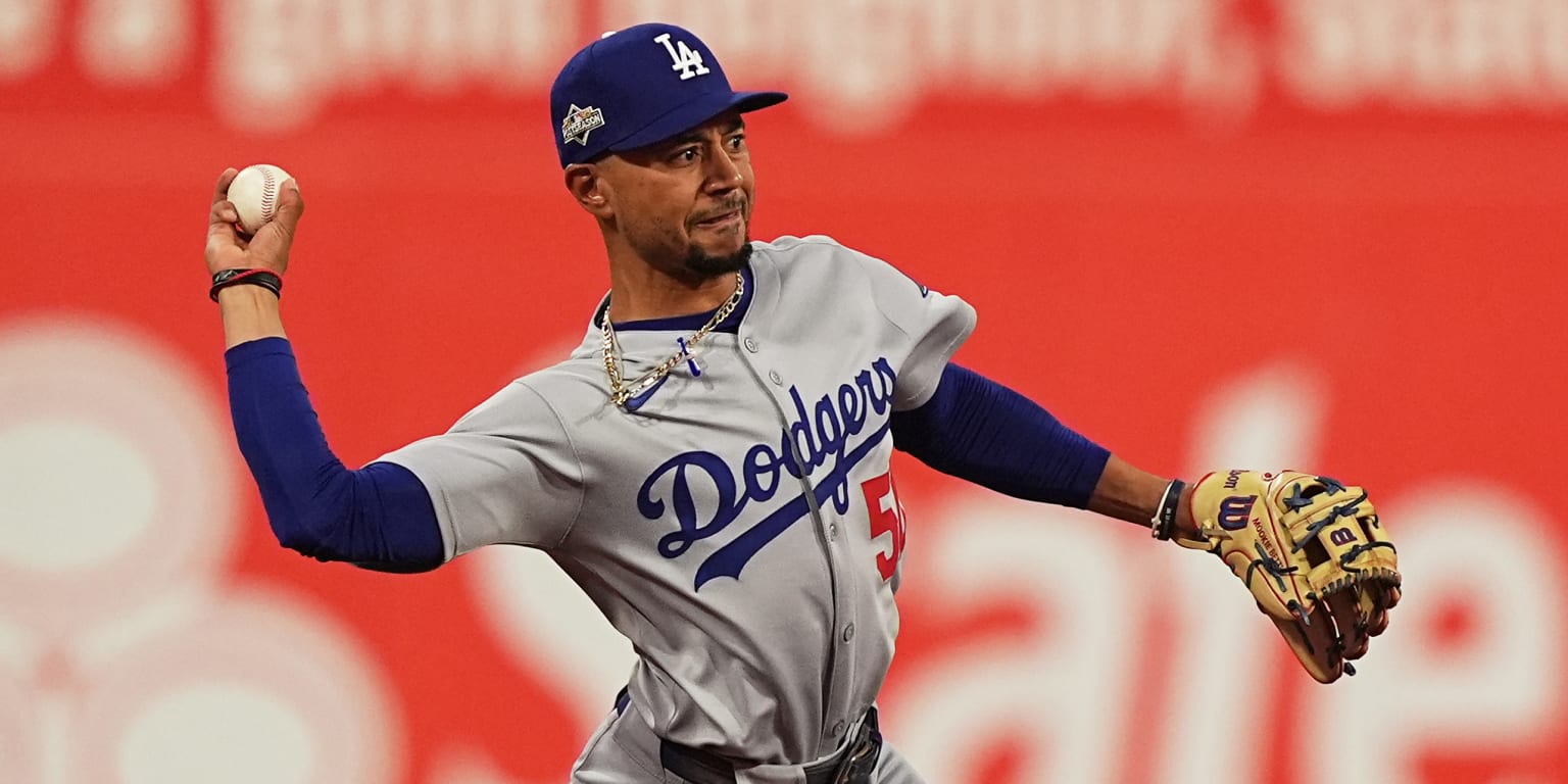 Mookie Betts ボブルヘッド 2022ゴールドグラブ　ムーキー•ベッツ Mookie Betts ボブルヘッド 2022ゴールドグラブ ムーキー•ベッツ