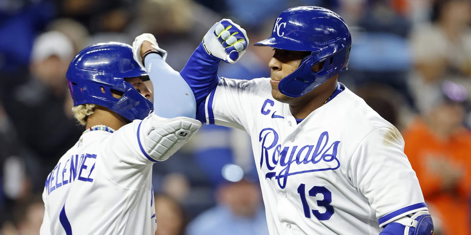 Salvador Perez, Royals chase another win over Giants