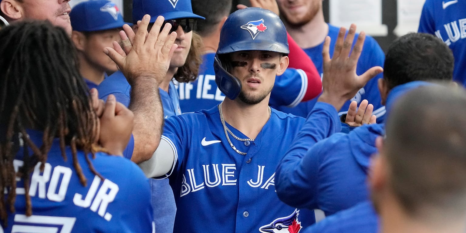 Blue Jays score six runs in 11th inning for Game 1 win