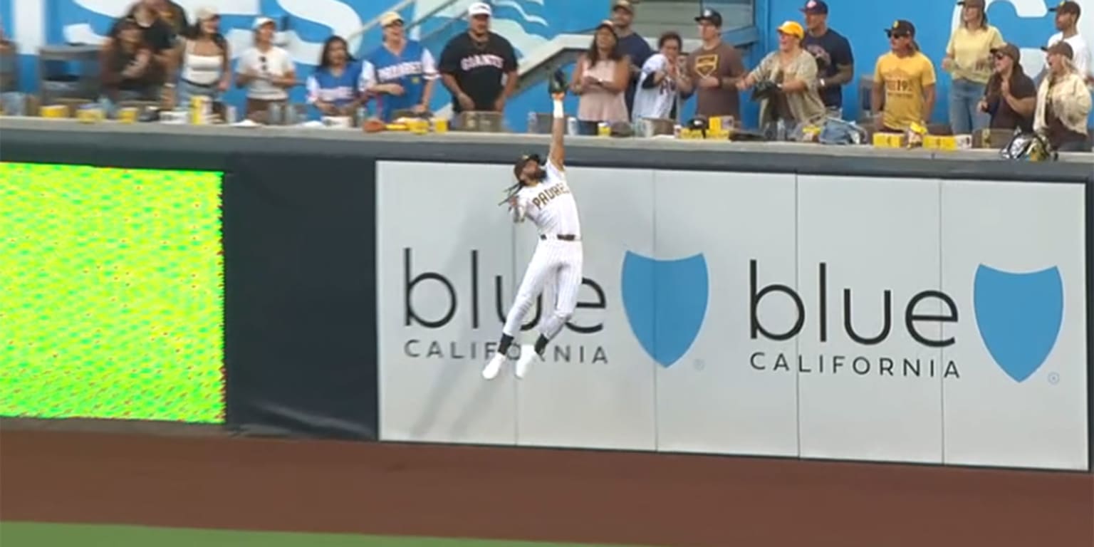 Tatis Jr. House Fernando Tatis Jr. robs Rafael Devers of home run