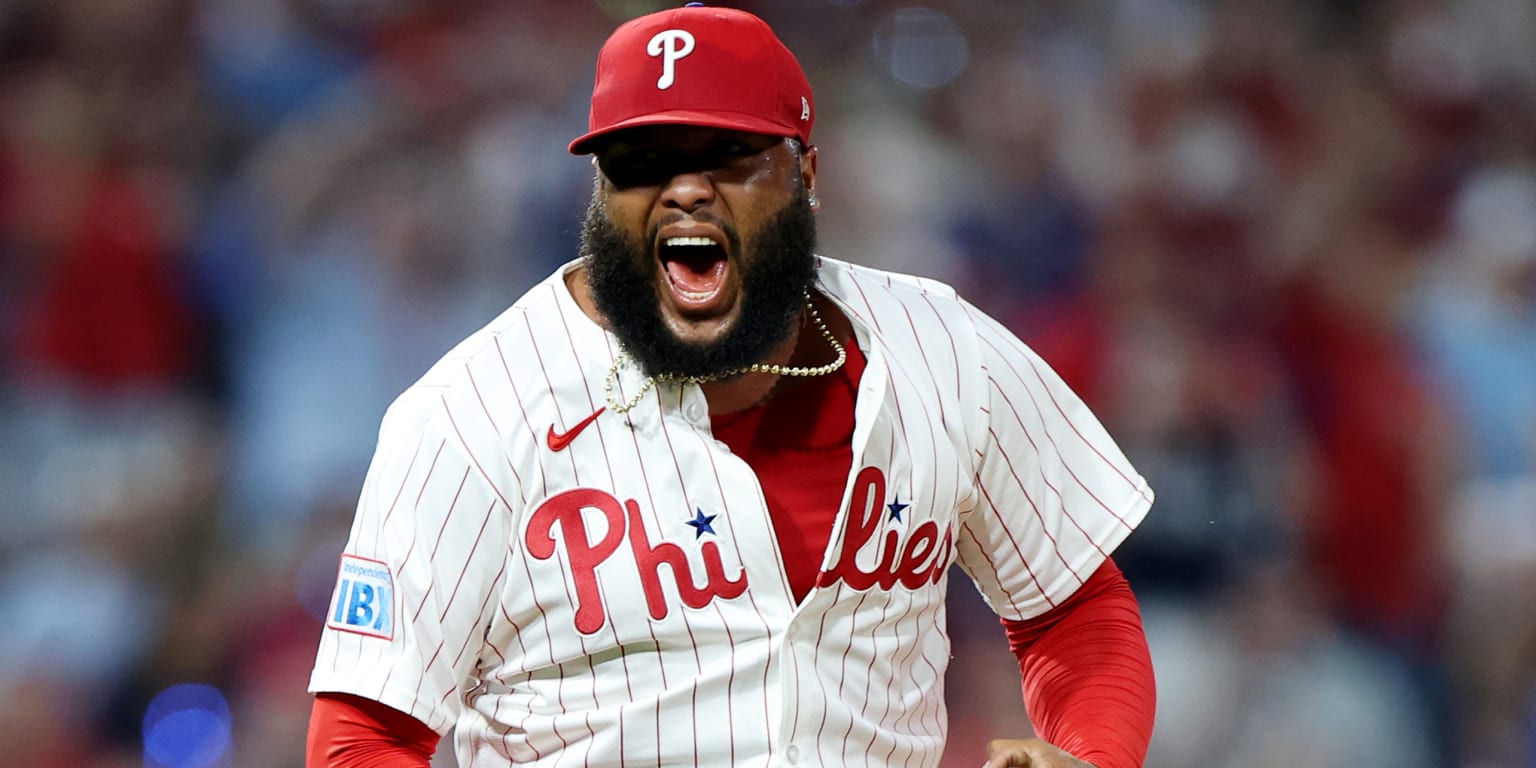 Phillies pick up option on Alvarado's contract