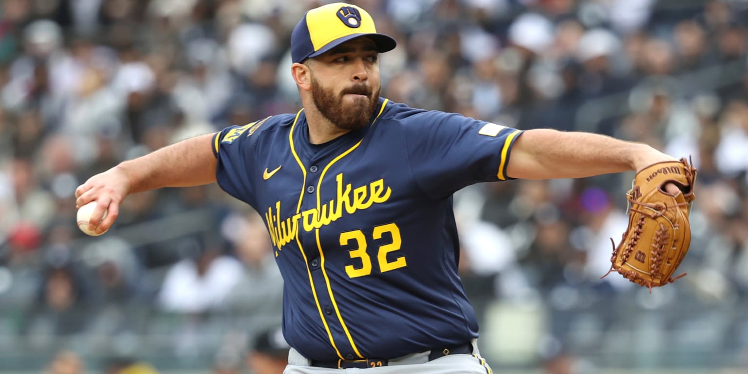 Aaron Civale records first strikeout of 2025 | 03/30/2025