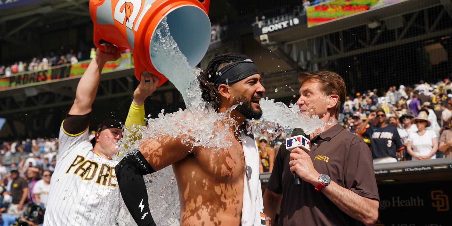 Tatis' second HR of the season is a clutch walk-off to cap comeback