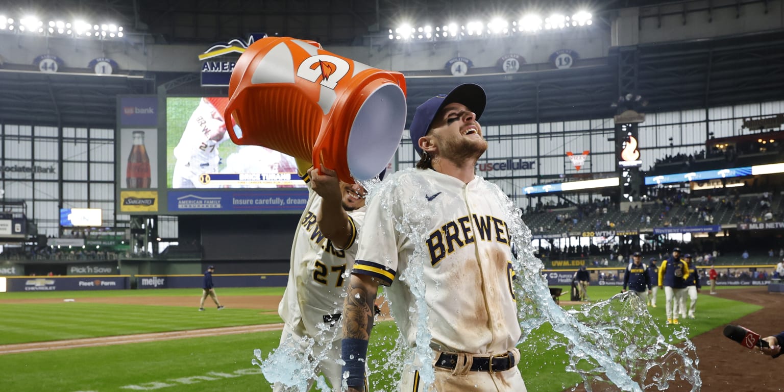 How Yelich took Turang under his wing