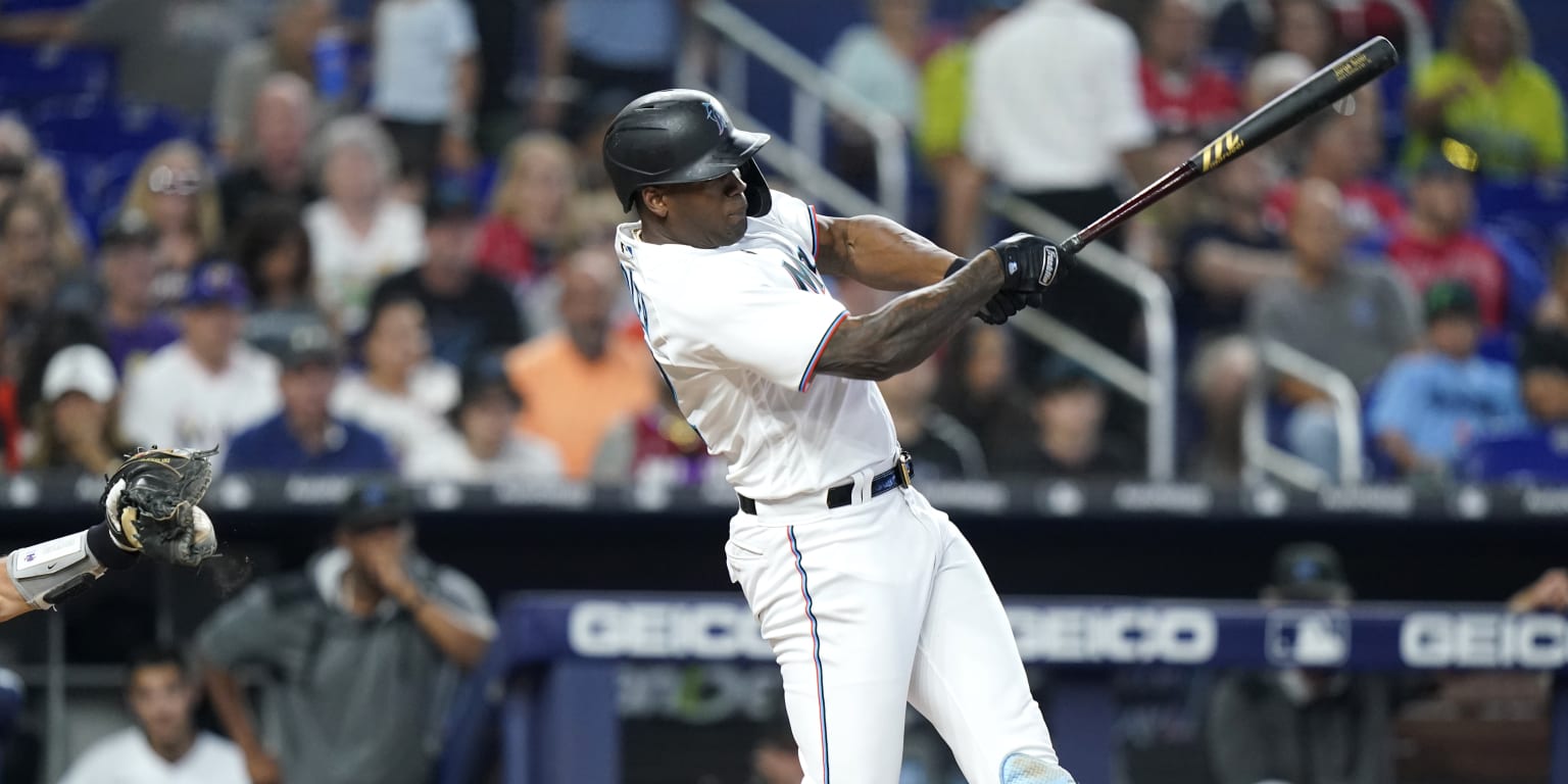 Jorge Soler hits home run, makes great catches in Marlins win
