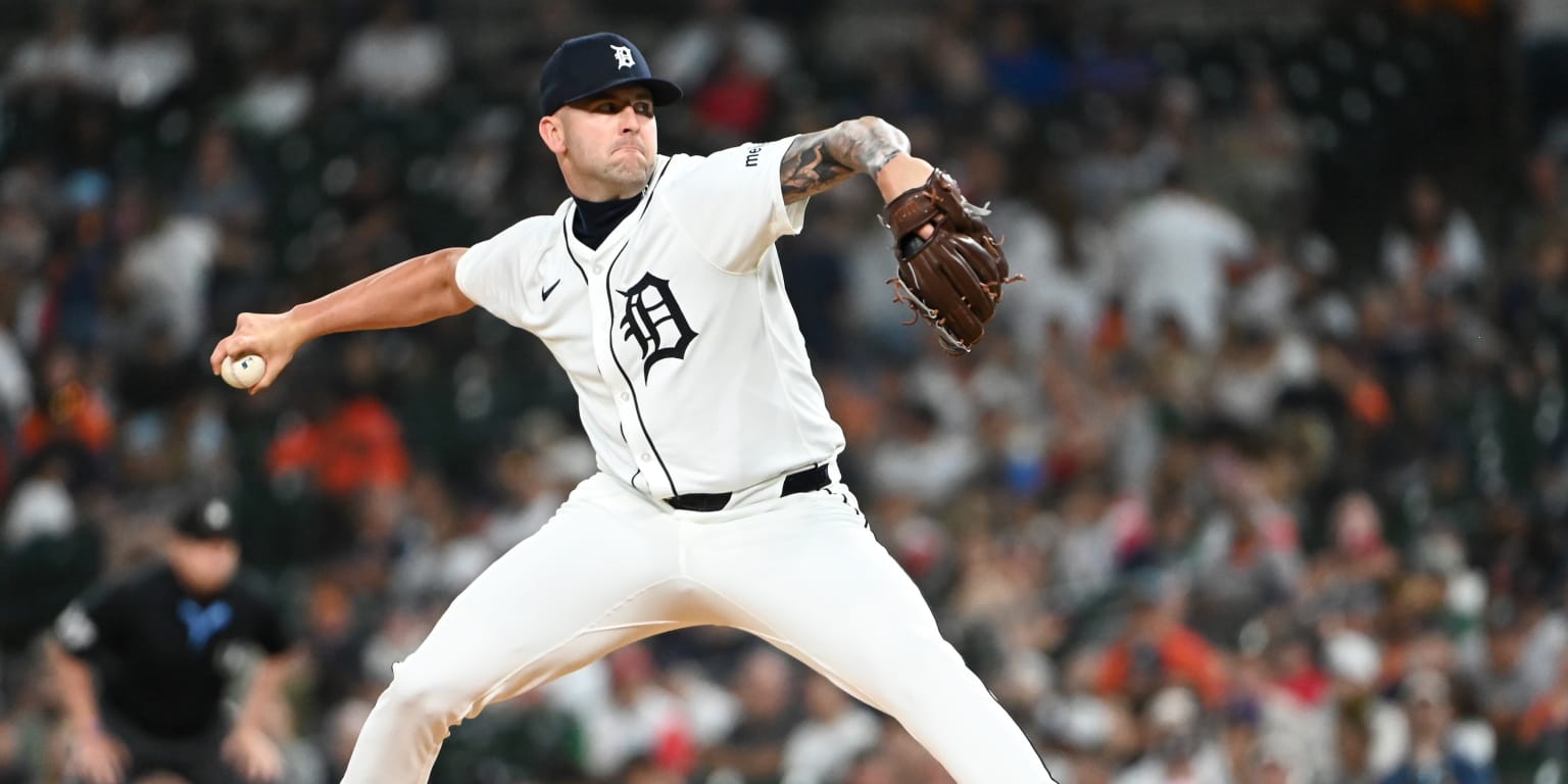 Royals sign KC native Lange to bolster bullpen depth