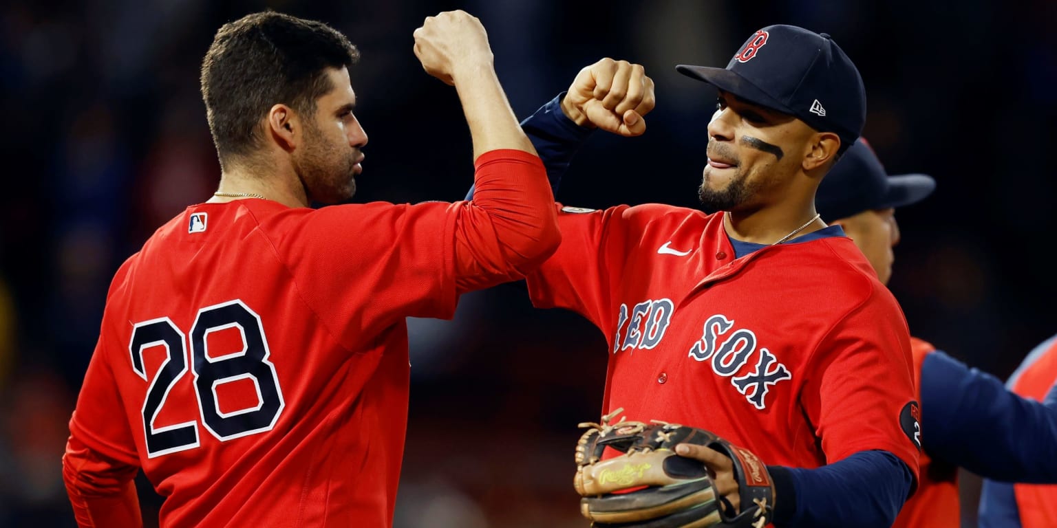 The Red Sox beat the Royals to take the lead in the series - The