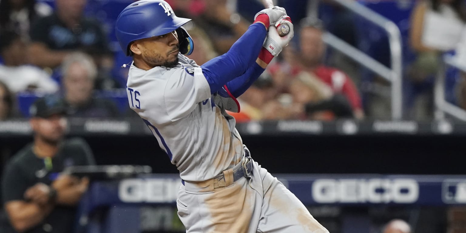 Mookie Betts homers twice, leads Dodgers to win over Royals