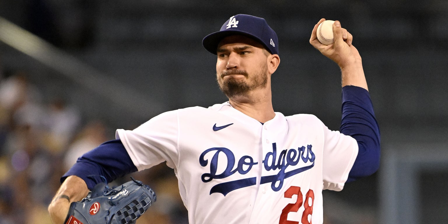 Andrew Heaney allows 4 homers in Dodgers' loss to Giants