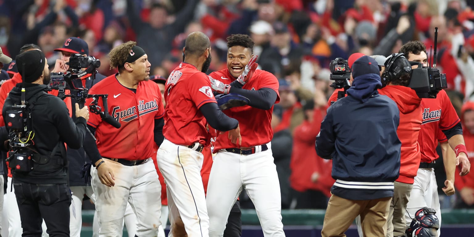 Video: Guardians beat Yankees on Oscar Gonzalez walk-off hit