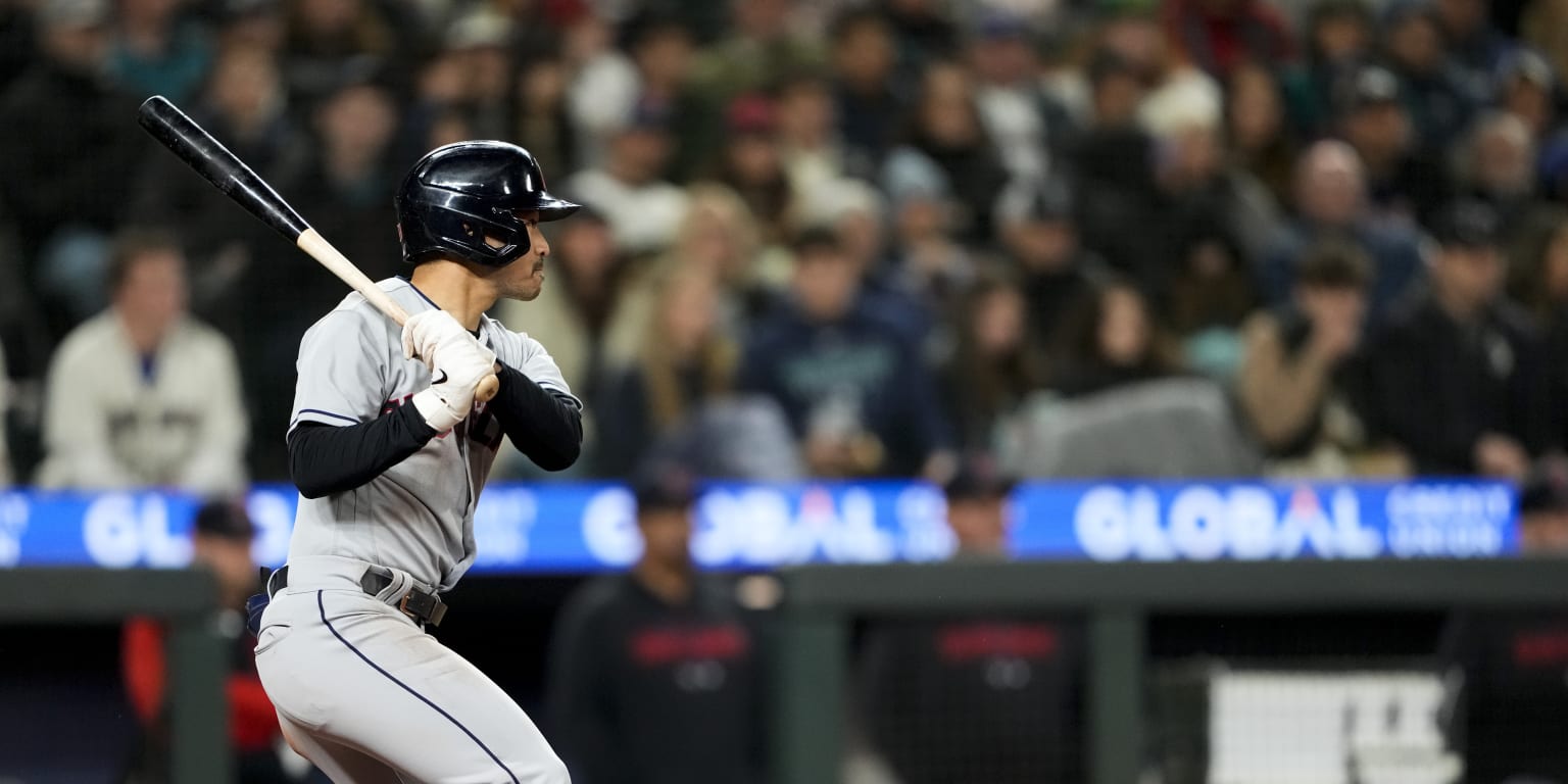 Kwan evokes Doby as Guardians overwhelm Mariners