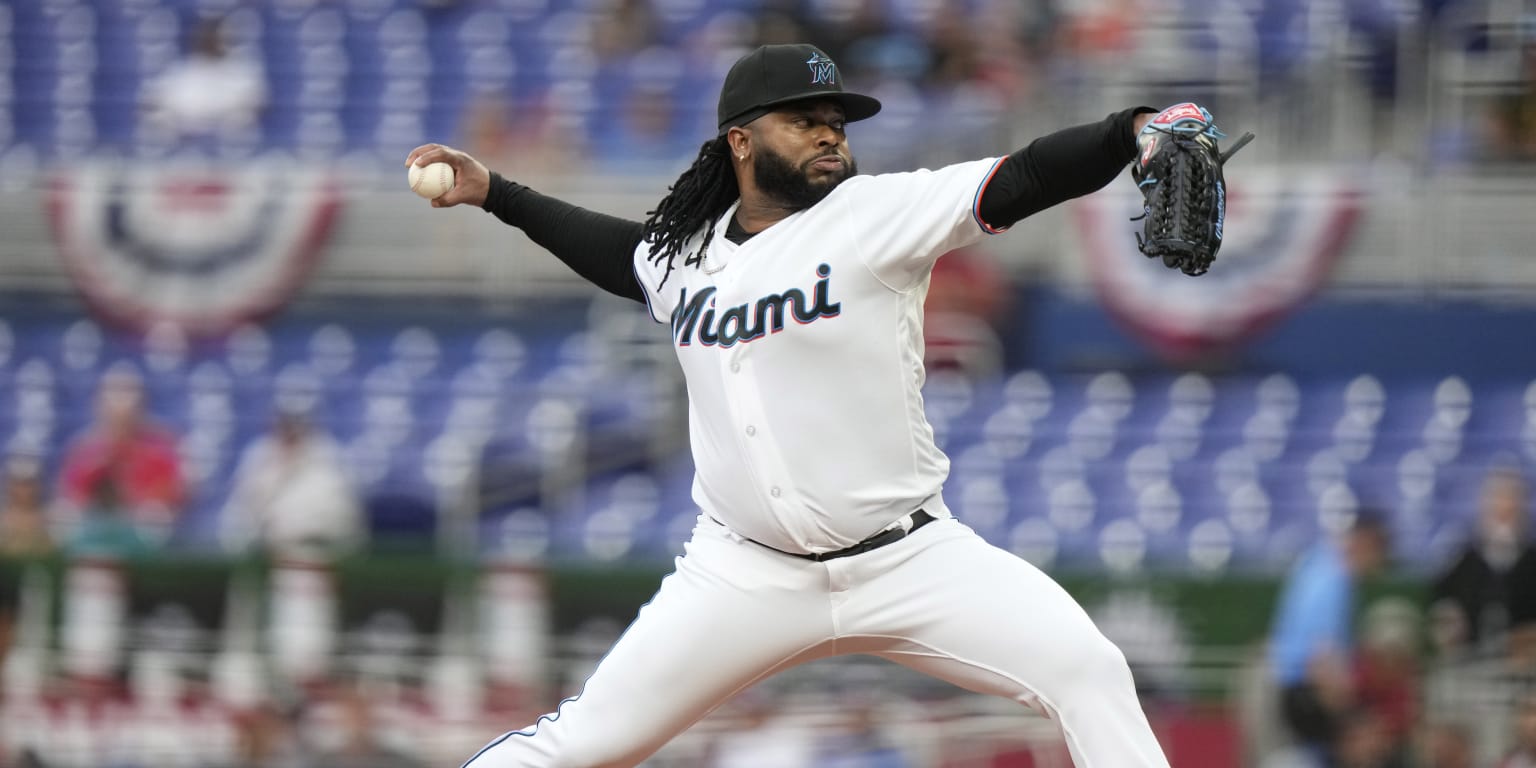 Watch: Johnny Cueto makes epic entrance to Marlins press