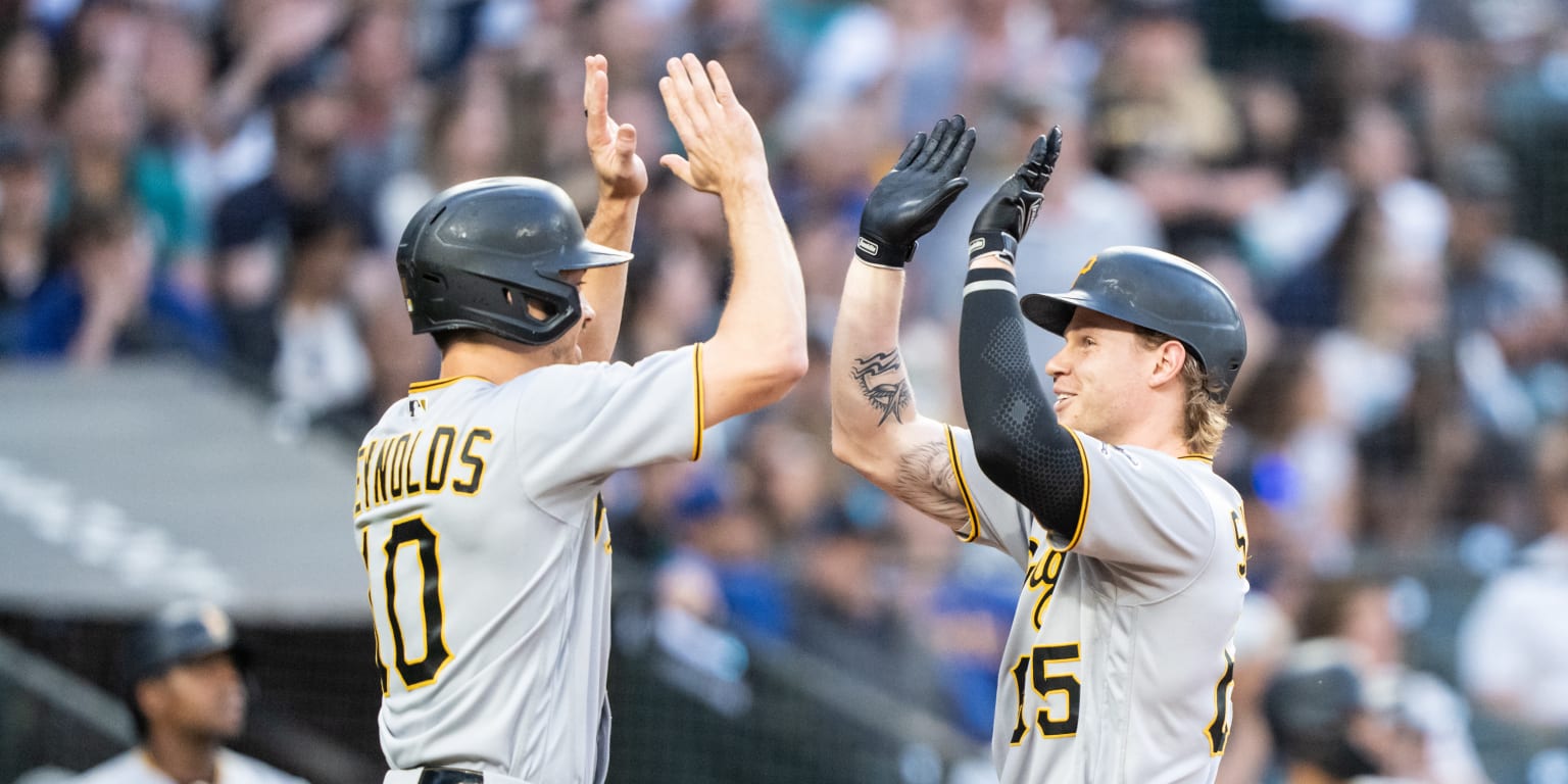 Homer-happy Pirates tie franchise record in Seattle