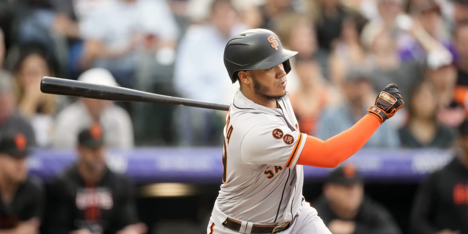 Giants hit eight doubles in win over Rockies