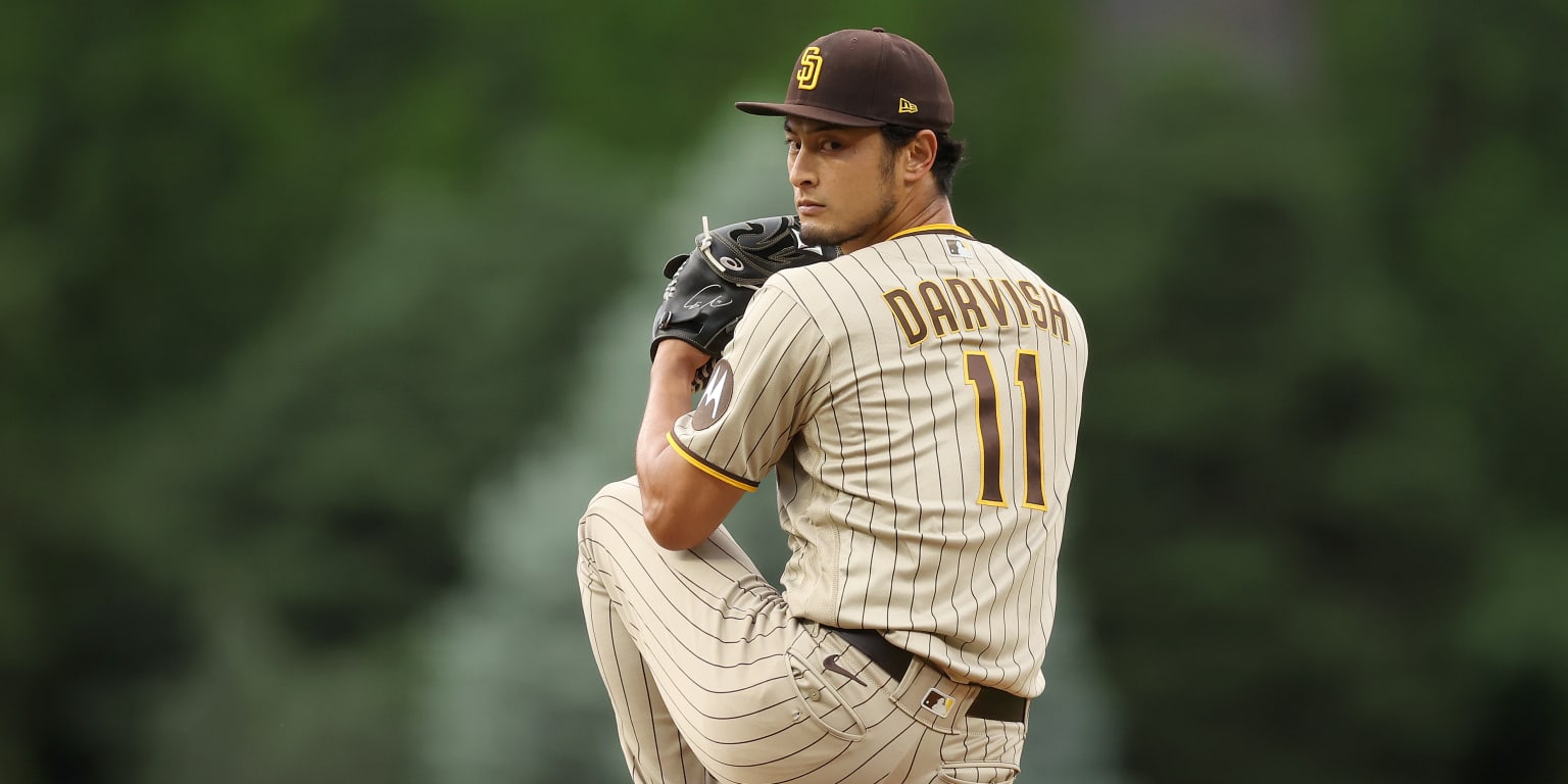 Darvish gets 100th MLB win with plenty of backing