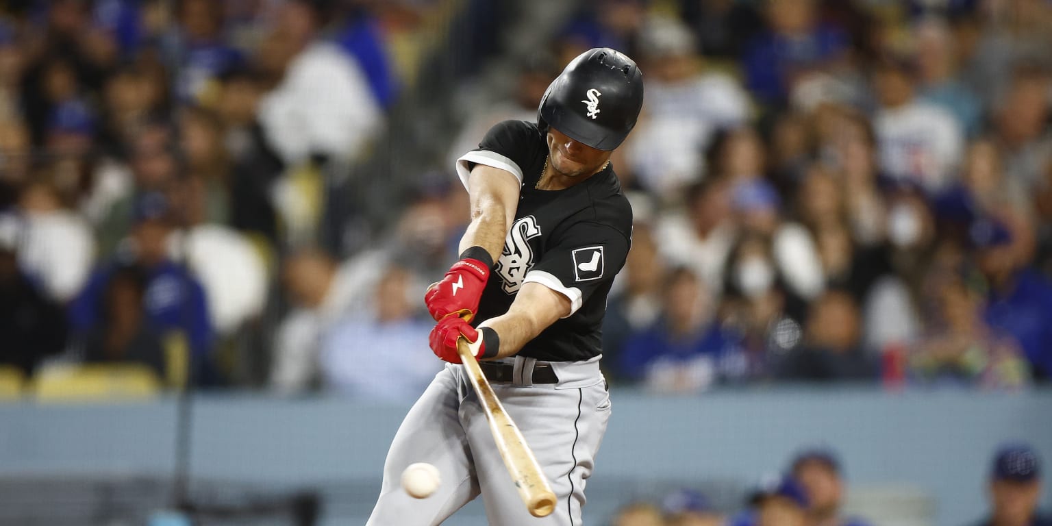 Why did White Sox Outfielder Andrew Benintendi play injured in 2023?