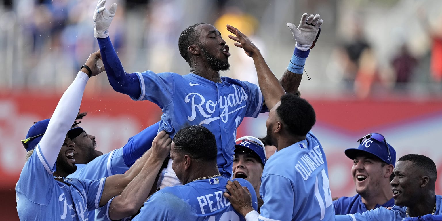 Bobby Witt Jr. on running after Samad Taylor's first MLB hit 