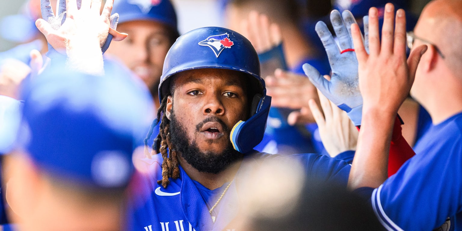 Guerrero Jr. robbed of a hit in second at-bat