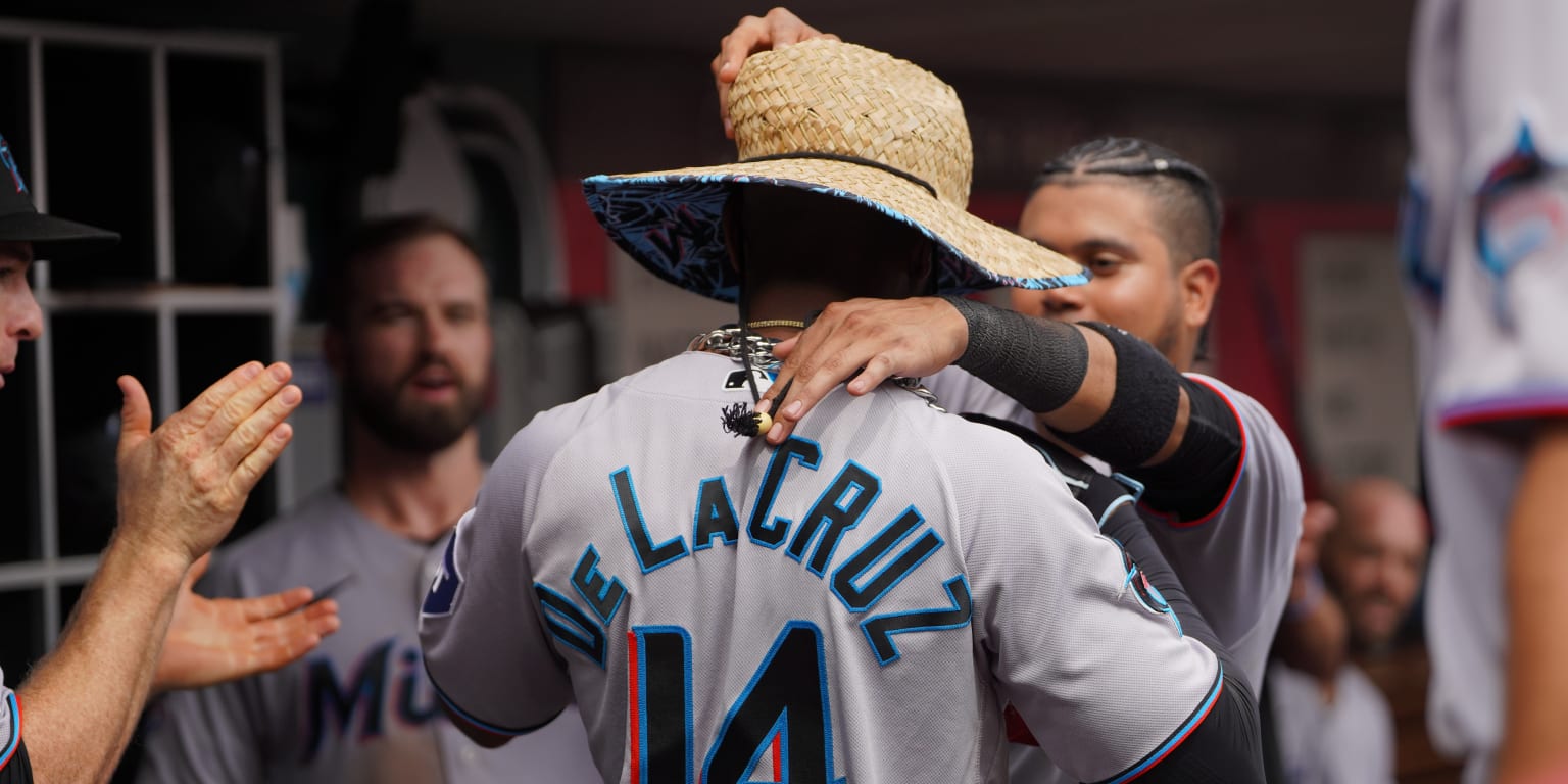 Bell’s 2nd HR, De La Cruz’s clutch blast cap dramatic Miami rally