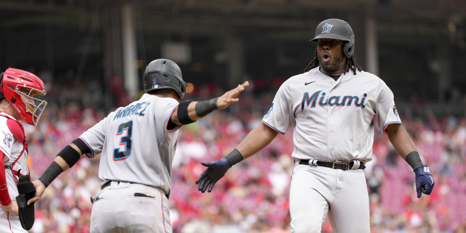 Bryan De La Cruz's two-run homer lifts Marlins past Phillies