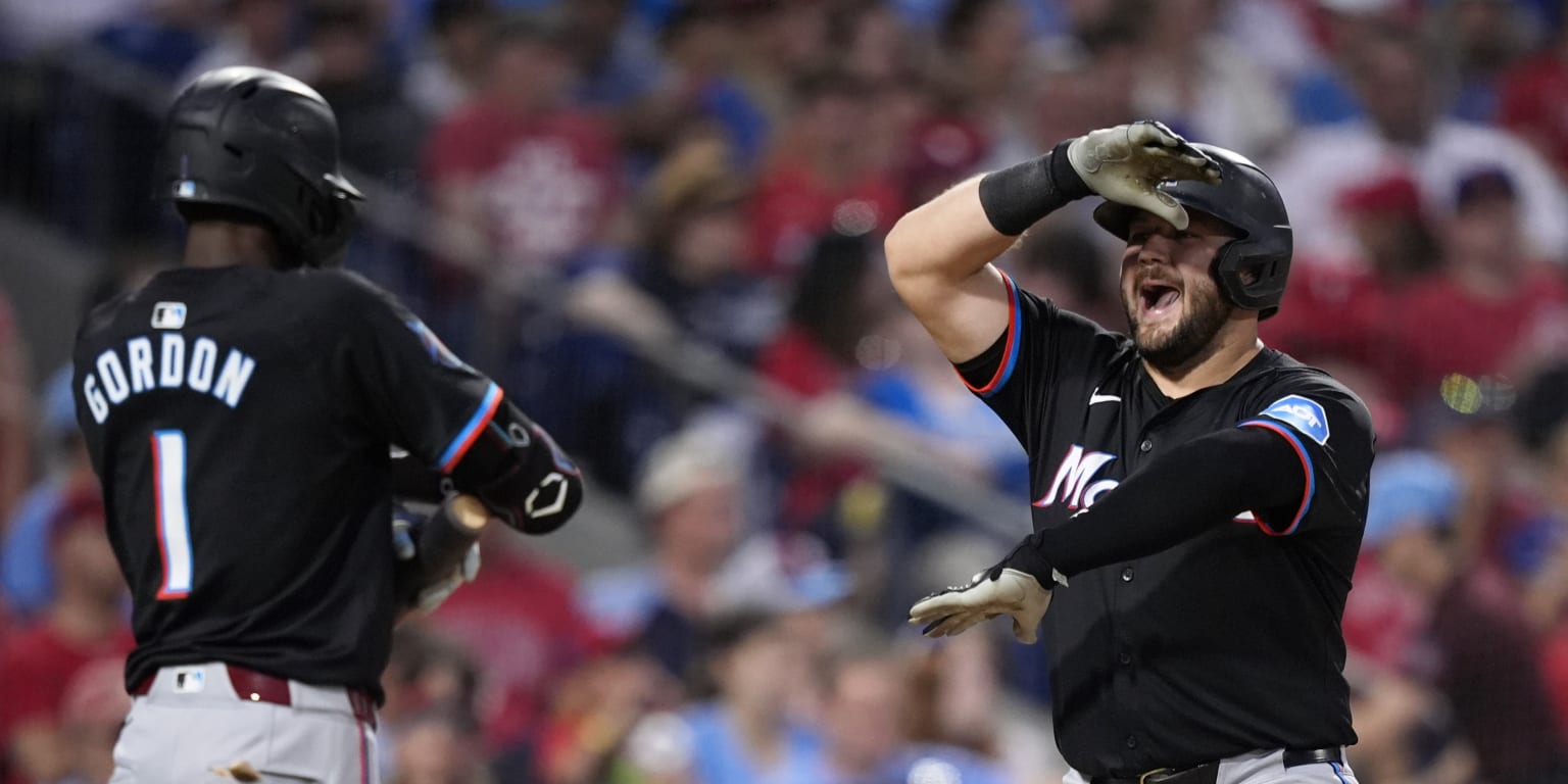 Marlins rally for comeback win vs. Phillies