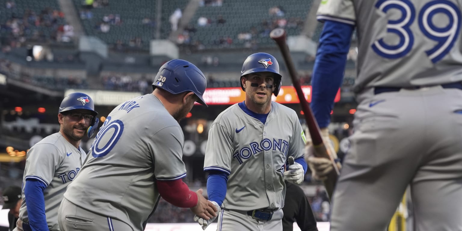 Blue Jays get much-needed win on day rife with injury concerns