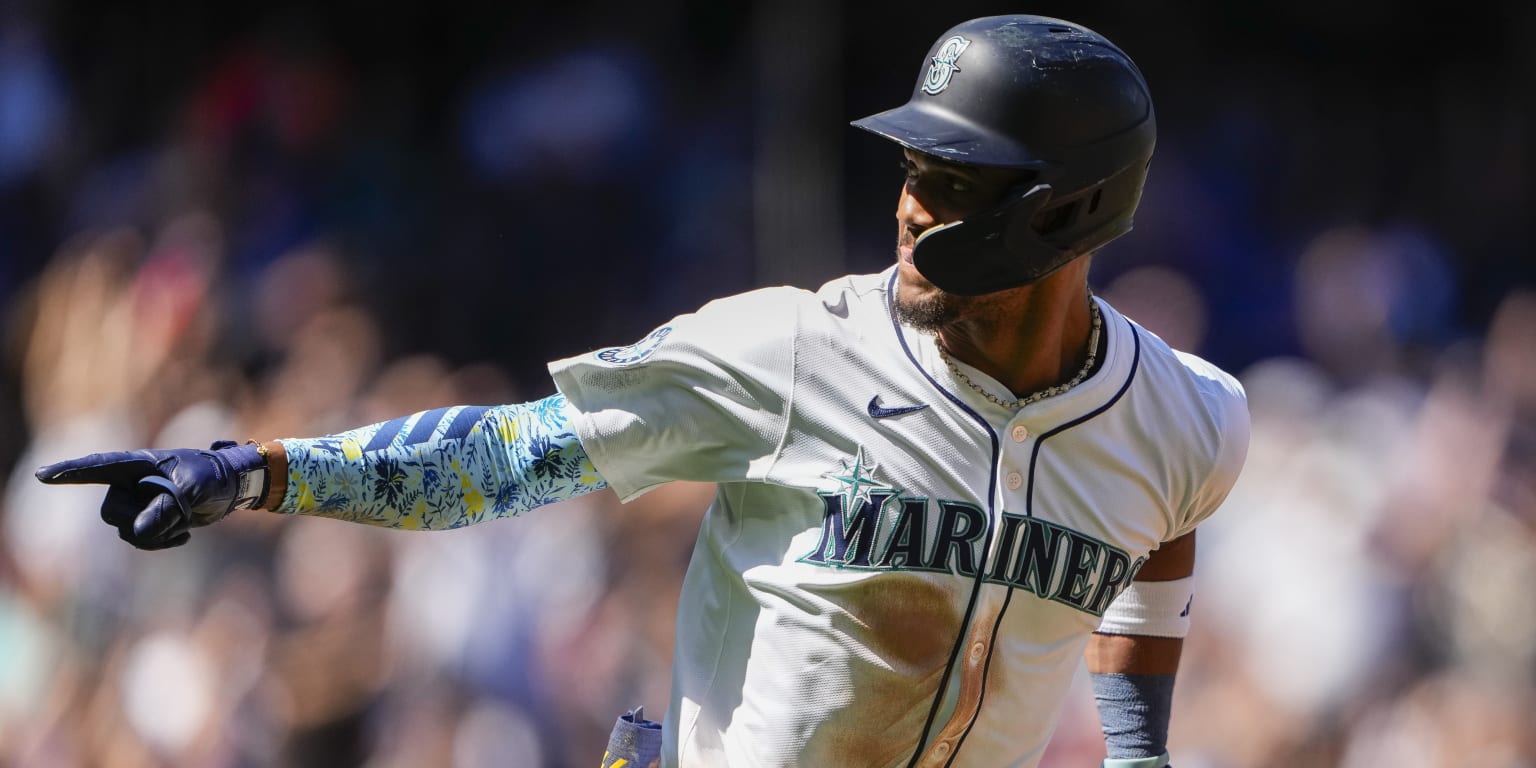 J-Rod's first homer since July sparks Mariners' series win over Rays