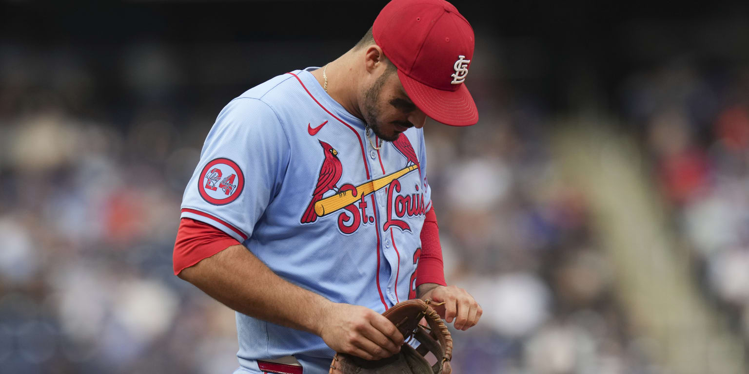 'Only in 2024, man' Arenado stung by bee in glove as Cards fall back